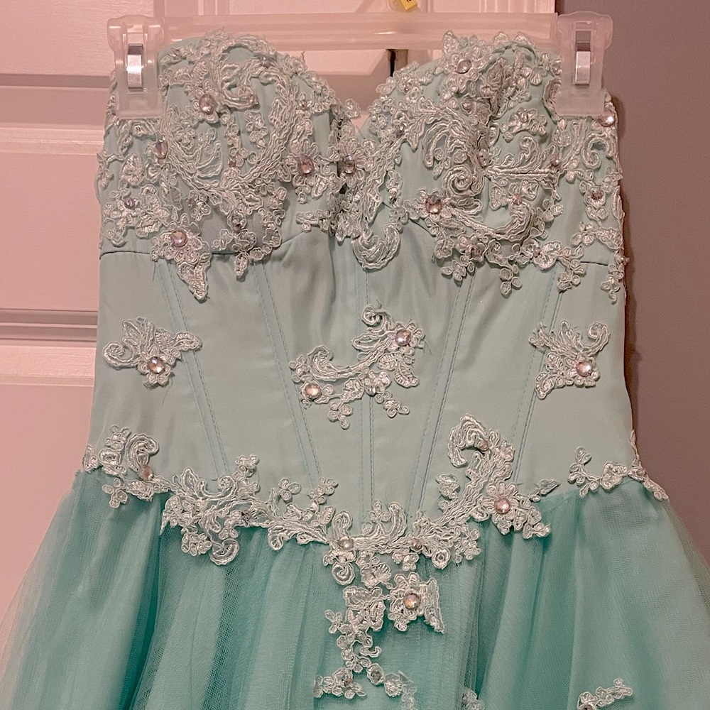 Narianna size small mint green strapless short (mid thigh) formal dress.